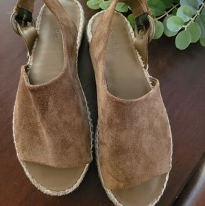 VINCE beautiful suede espradille with open toe, sz 7.